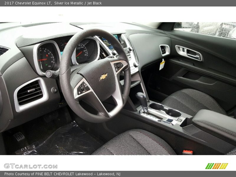 Silver Ice Metallic / Jet Black 2017 Chevrolet Equinox LT