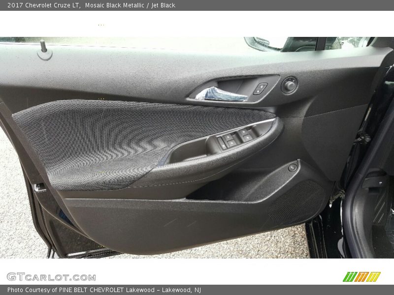 Mosaic Black Metallic / Jet Black 2017 Chevrolet Cruze LT