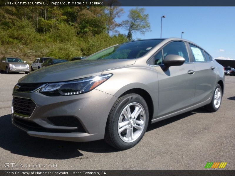 Pepperdust Metallic / Jet Black 2017 Chevrolet Cruze LT