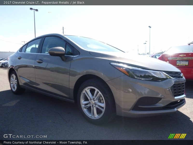 Pepperdust Metallic / Jet Black 2017 Chevrolet Cruze LT