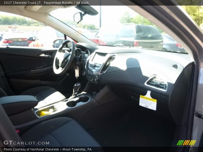 Pepperdust Metallic / Jet Black 2017 Chevrolet Cruze LT