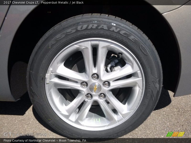 Pepperdust Metallic / Jet Black 2017 Chevrolet Cruze LT