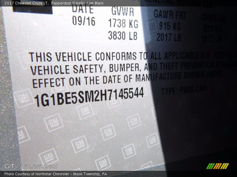 Pepperdust Metallic / Jet Black 2017 Chevrolet Cruze LT