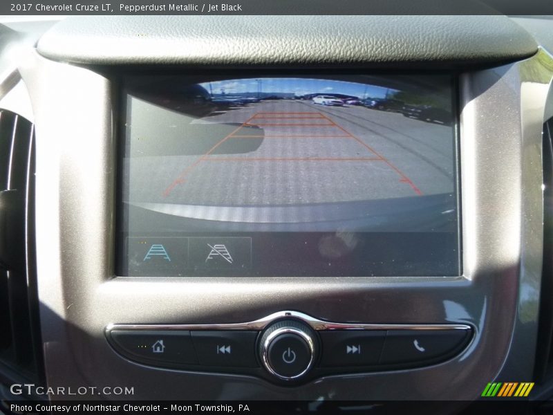 Pepperdust Metallic / Jet Black 2017 Chevrolet Cruze LT
