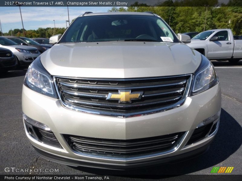 Champagne Silver Metallic / Ebony 2017 Chevrolet Traverse LT AWD