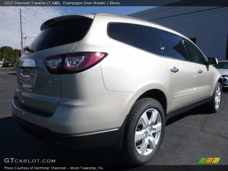 Champagne Silver Metallic / Ebony 2017 Chevrolet Traverse LT AWD