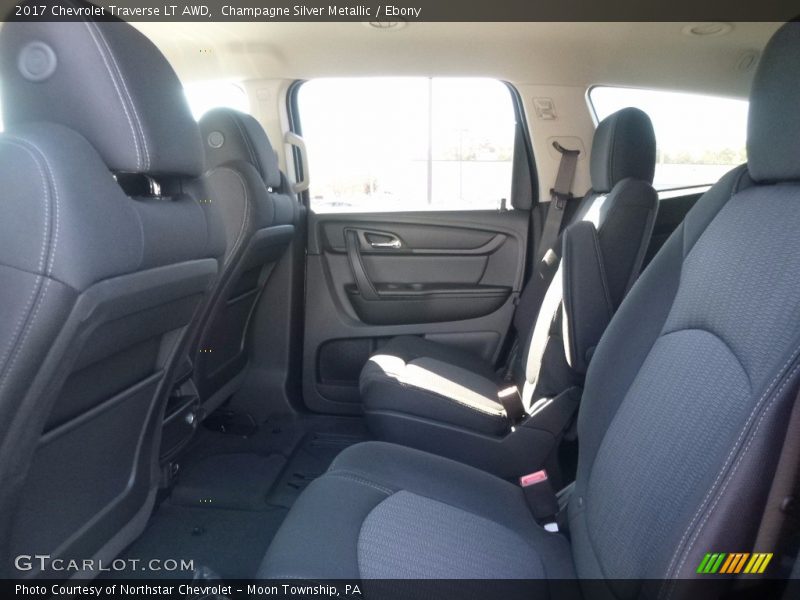 Champagne Silver Metallic / Ebony 2017 Chevrolet Traverse LT AWD