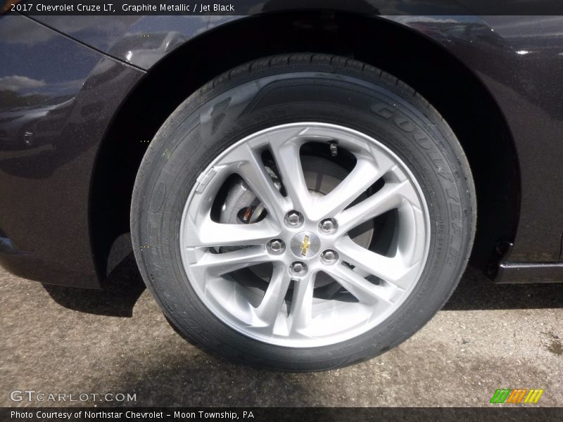 Graphite Metallic / Jet Black 2017 Chevrolet Cruze LT