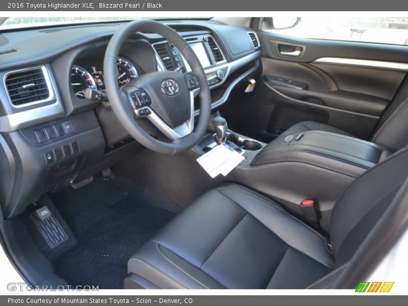Blizzard Pearl / Black 2016 Toyota Highlander XLE