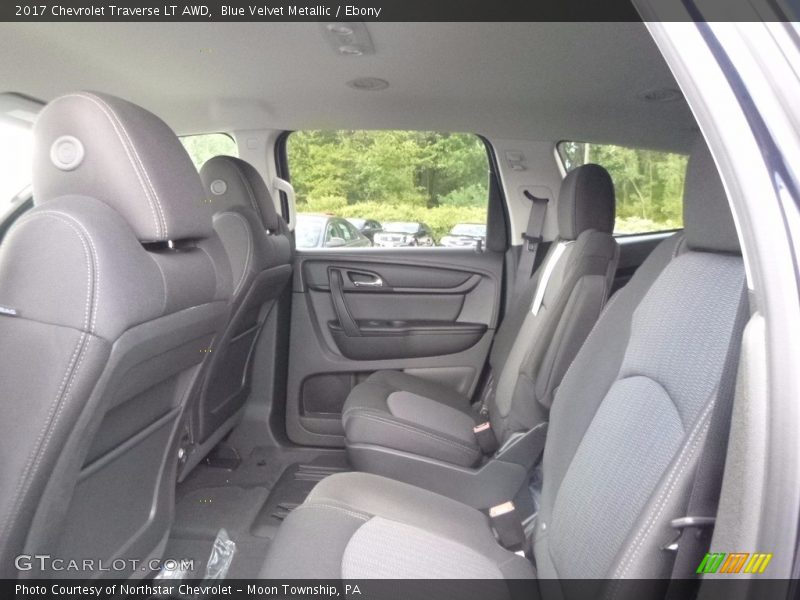 Blue Velvet Metallic / Ebony 2017 Chevrolet Traverse LT AWD
