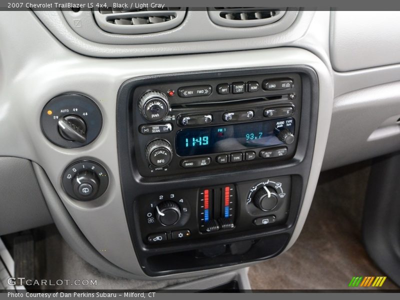 Black / Light Gray 2007 Chevrolet TrailBlazer LS 4x4