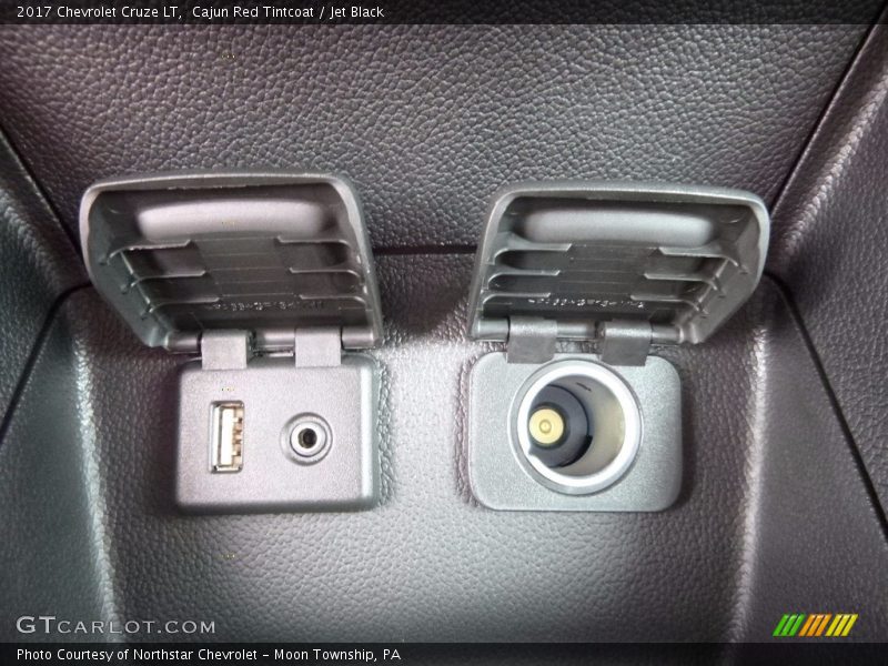 Cajun Red Tintcoat / Jet Black 2017 Chevrolet Cruze LT
