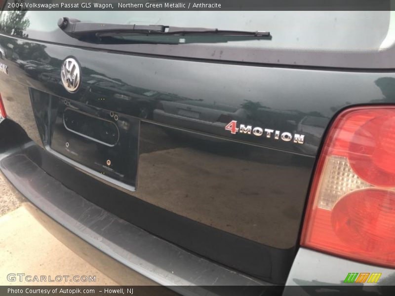 Northern Green Metallic / Anthracite 2004 Volkswagen Passat GLS Wagon