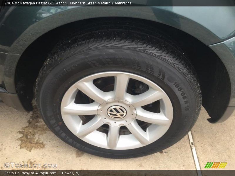 Northern Green Metallic / Anthracite 2004 Volkswagen Passat GLS Wagon