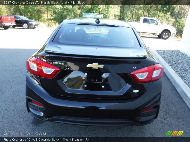 Mosaic Black Metallic / Jet Black 2017 Chevrolet Cruze LT