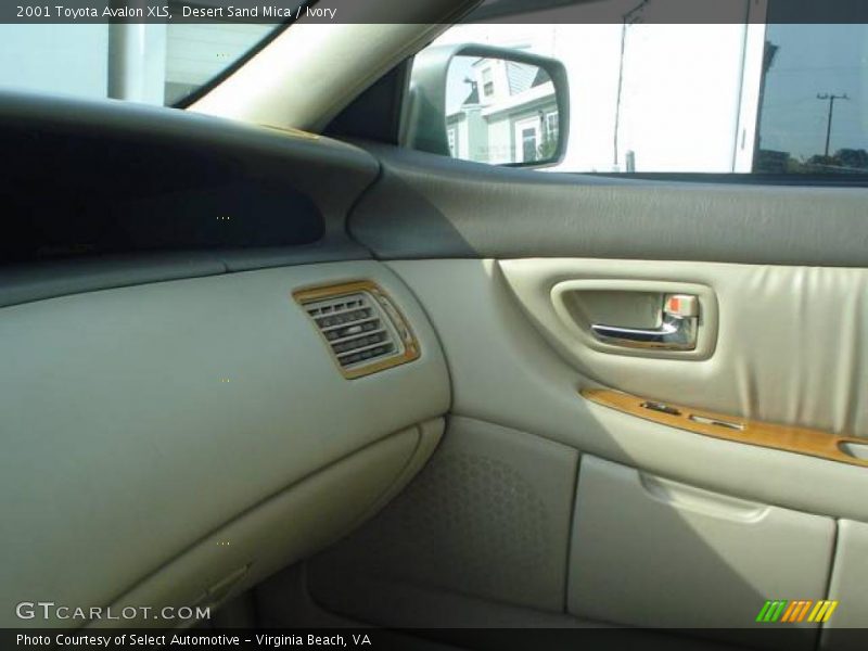 Desert Sand Mica / Ivory 2001 Toyota Avalon XLS