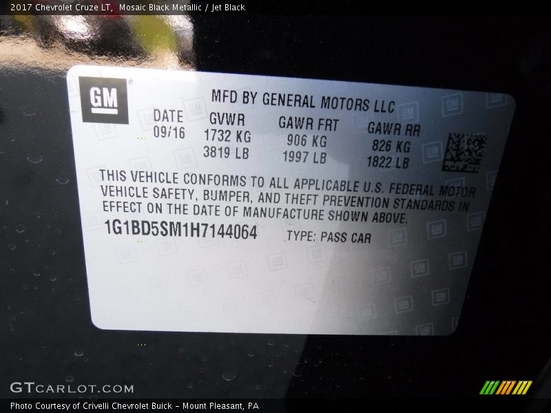 Mosaic Black Metallic / Jet Black 2017 Chevrolet Cruze LT