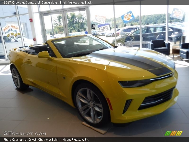 Front 3/4 View of 2017 Camaro LT Convertible