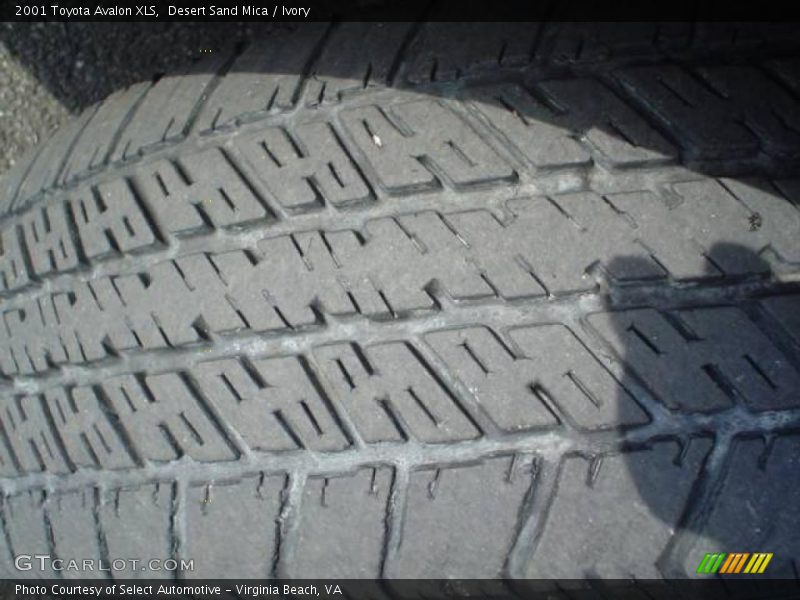 Desert Sand Mica / Ivory 2001 Toyota Avalon XLS