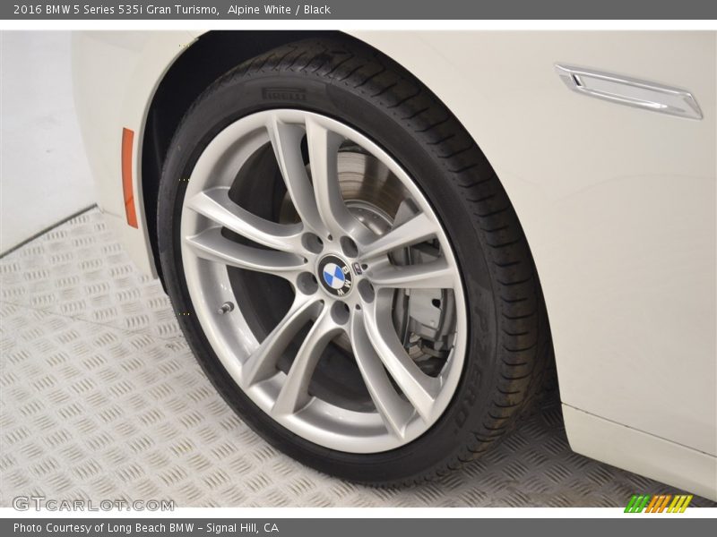 Alpine White / Black 2016 BMW 5 Series 535i Gran Turismo