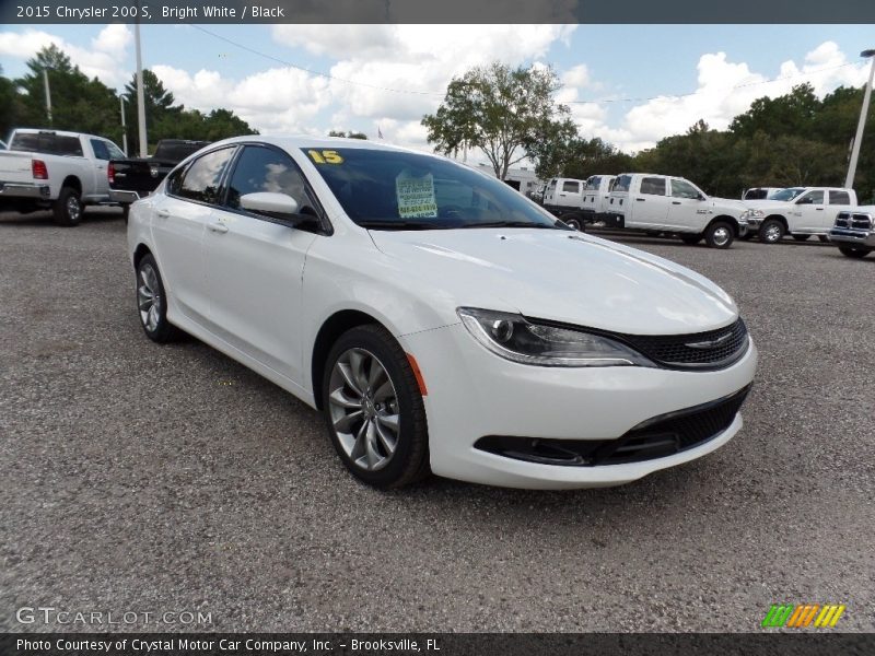 Bright White / Black 2015 Chrysler 200 S