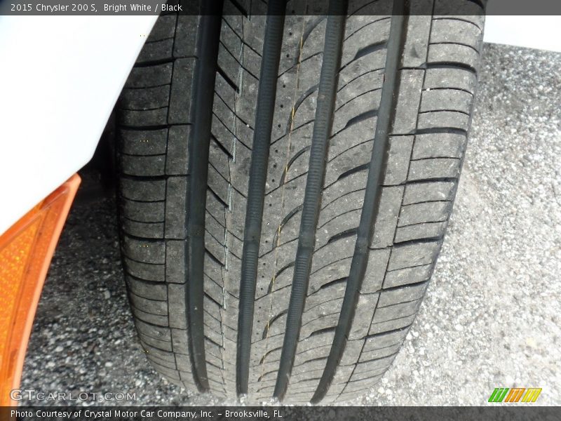 Bright White / Black 2015 Chrysler 200 S