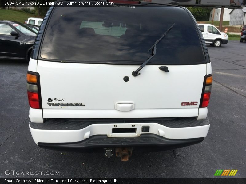 Summit White / Stone Gray 2004 GMC Yukon XL Denali AWD
