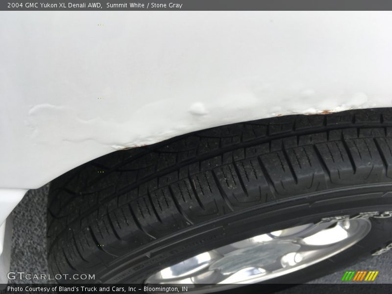 Summit White / Stone Gray 2004 GMC Yukon XL Denali AWD