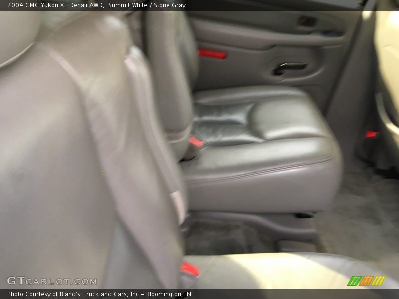 Summit White / Stone Gray 2004 GMC Yukon XL Denali AWD