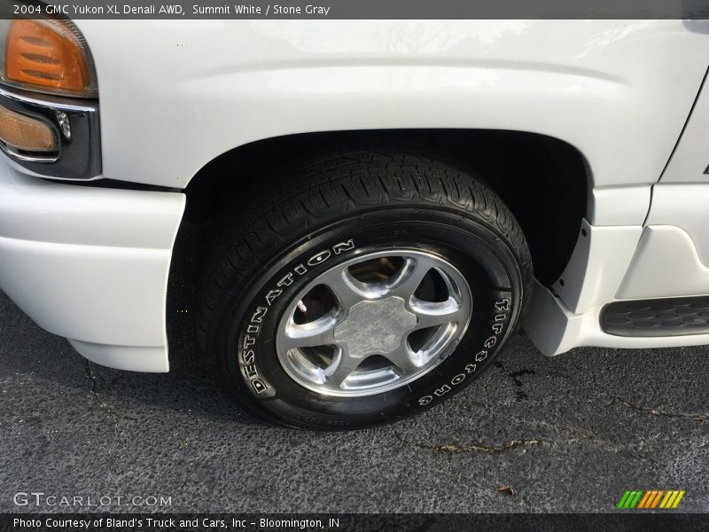Summit White / Stone Gray 2004 GMC Yukon XL Denali AWD