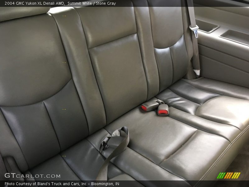 Summit White / Stone Gray 2004 GMC Yukon XL Denali AWD