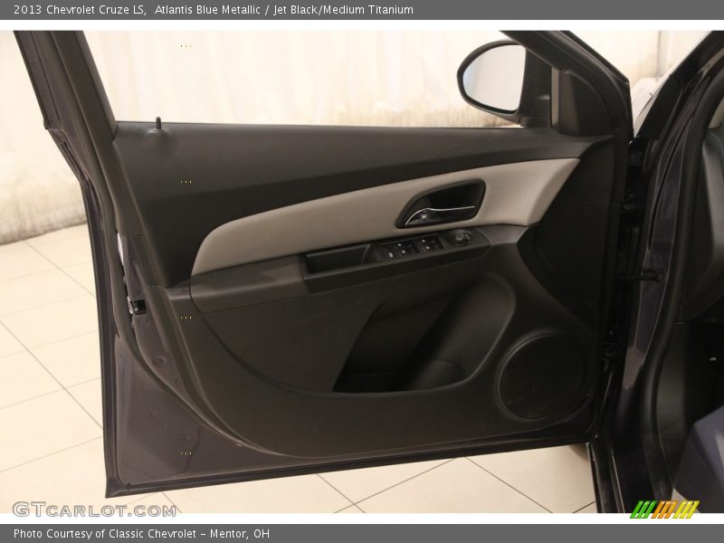 Atlantis Blue Metallic / Jet Black/Medium Titanium 2013 Chevrolet Cruze LS