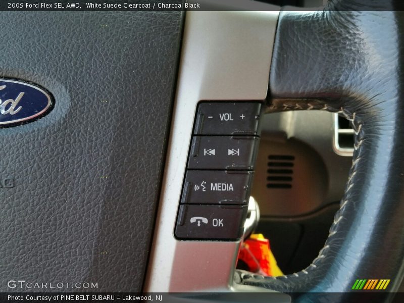 White Suede Clearcoat / Charcoal Black 2009 Ford Flex SEL AWD