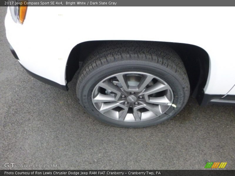 Bright White / Dark Slate Gray 2017 Jeep Compass Sport SE 4x4