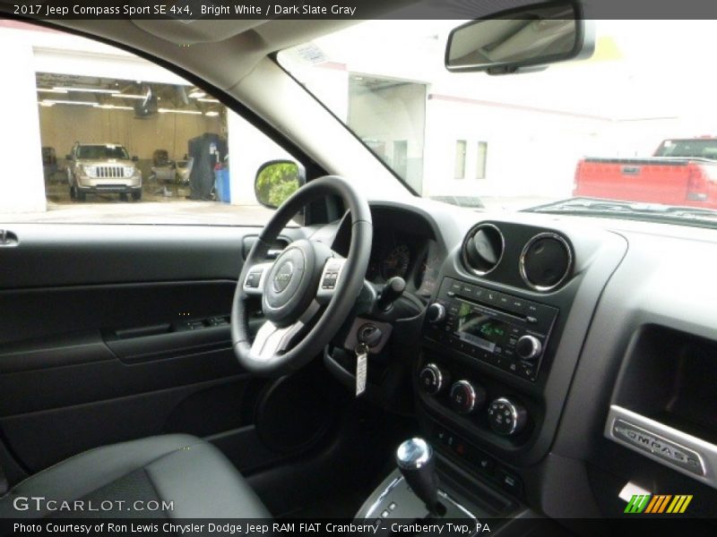 Bright White / Dark Slate Gray 2017 Jeep Compass Sport SE 4x4