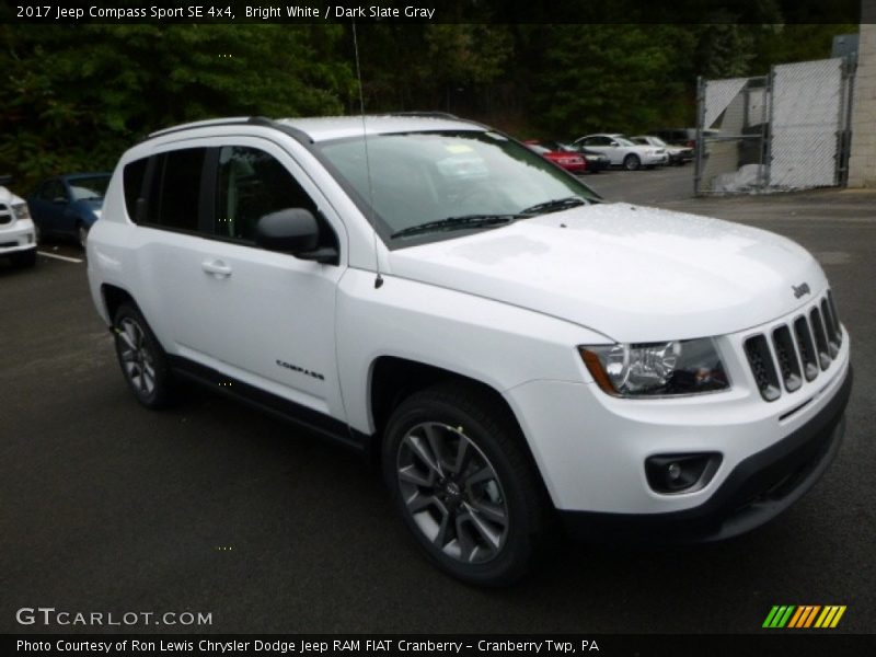 Bright White / Dark Slate Gray 2017 Jeep Compass Sport SE 4x4