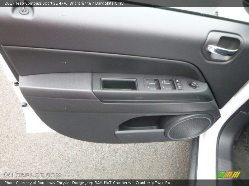 Bright White / Dark Slate Gray 2017 Jeep Compass Sport SE 4x4