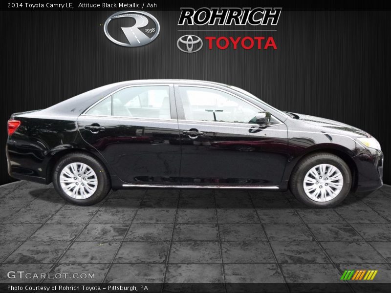Attitude Black Metallic / Ash 2014 Toyota Camry LE