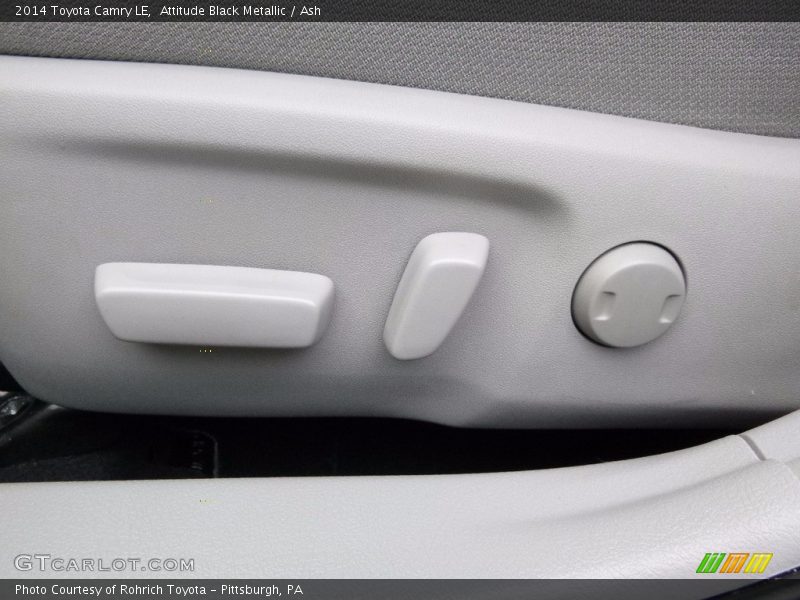 Attitude Black Metallic / Ash 2014 Toyota Camry LE