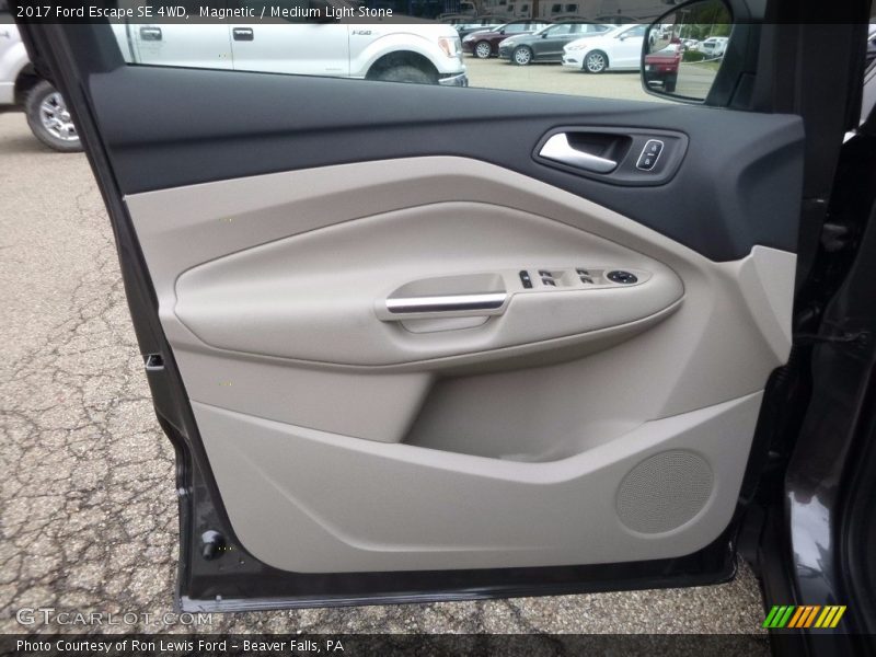 Magnetic / Medium Light Stone 2017 Ford Escape SE 4WD