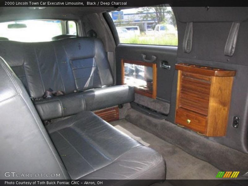 Black / Deep Charcoal 2000 Lincoln Town Car Executive Limousine