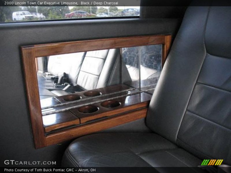 Black / Deep Charcoal 2000 Lincoln Town Car Executive Limousine