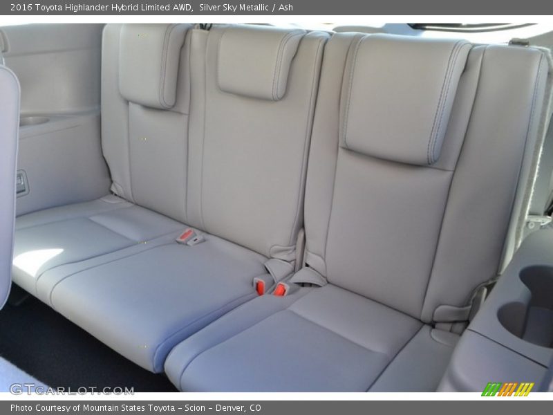 Silver Sky Metallic / Ash 2016 Toyota Highlander Hybrid Limited AWD