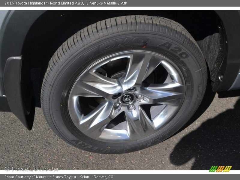 Silver Sky Metallic / Ash 2016 Toyota Highlander Hybrid Limited AWD