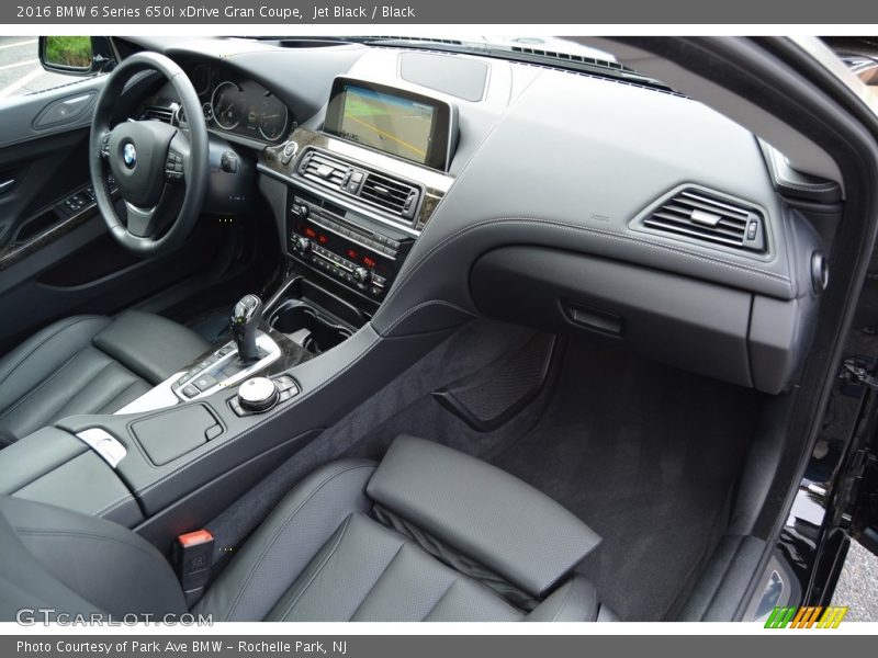 Dashboard of 2016 6 Series 650i xDrive Gran Coupe