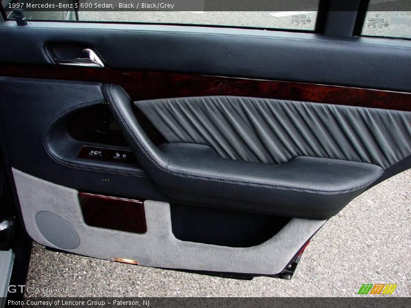 Black / Black/Grey 1997 Mercedes-Benz S 600 Sedan