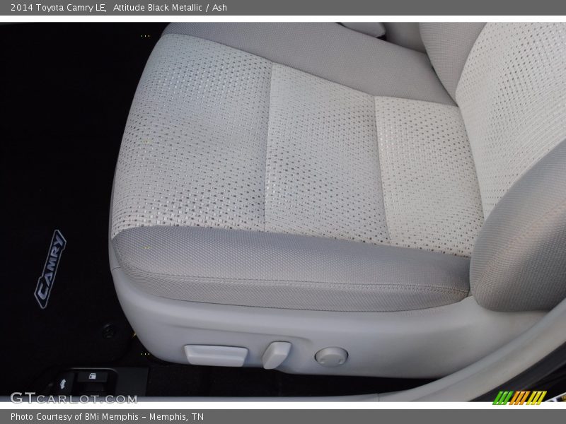 Attitude Black Metallic / Ash 2014 Toyota Camry LE