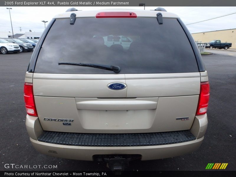 Pueblo Gold Metallic / Medium Parchment 2005 Ford Explorer XLT 4x4