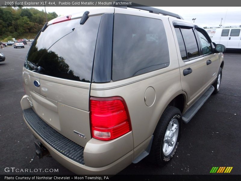 Pueblo Gold Metallic / Medium Parchment 2005 Ford Explorer XLT 4x4