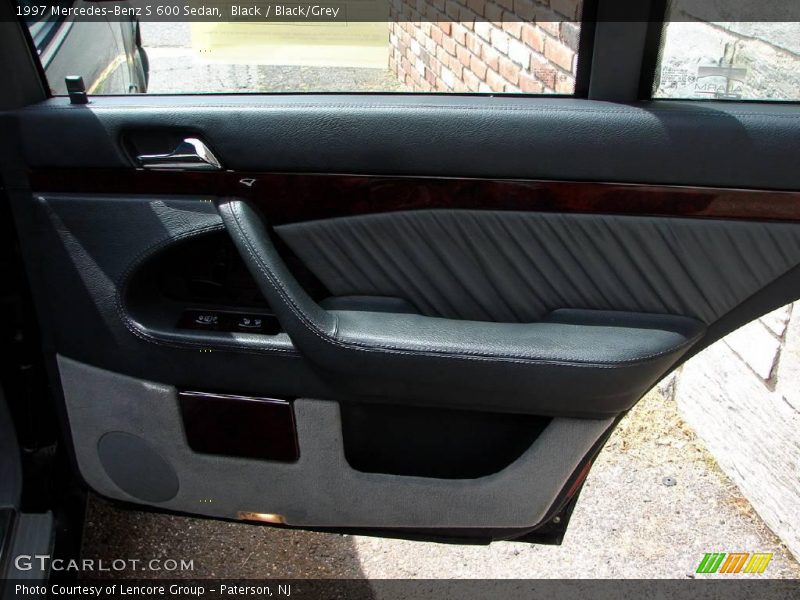 Black / Black/Grey 1997 Mercedes-Benz S 600 Sedan